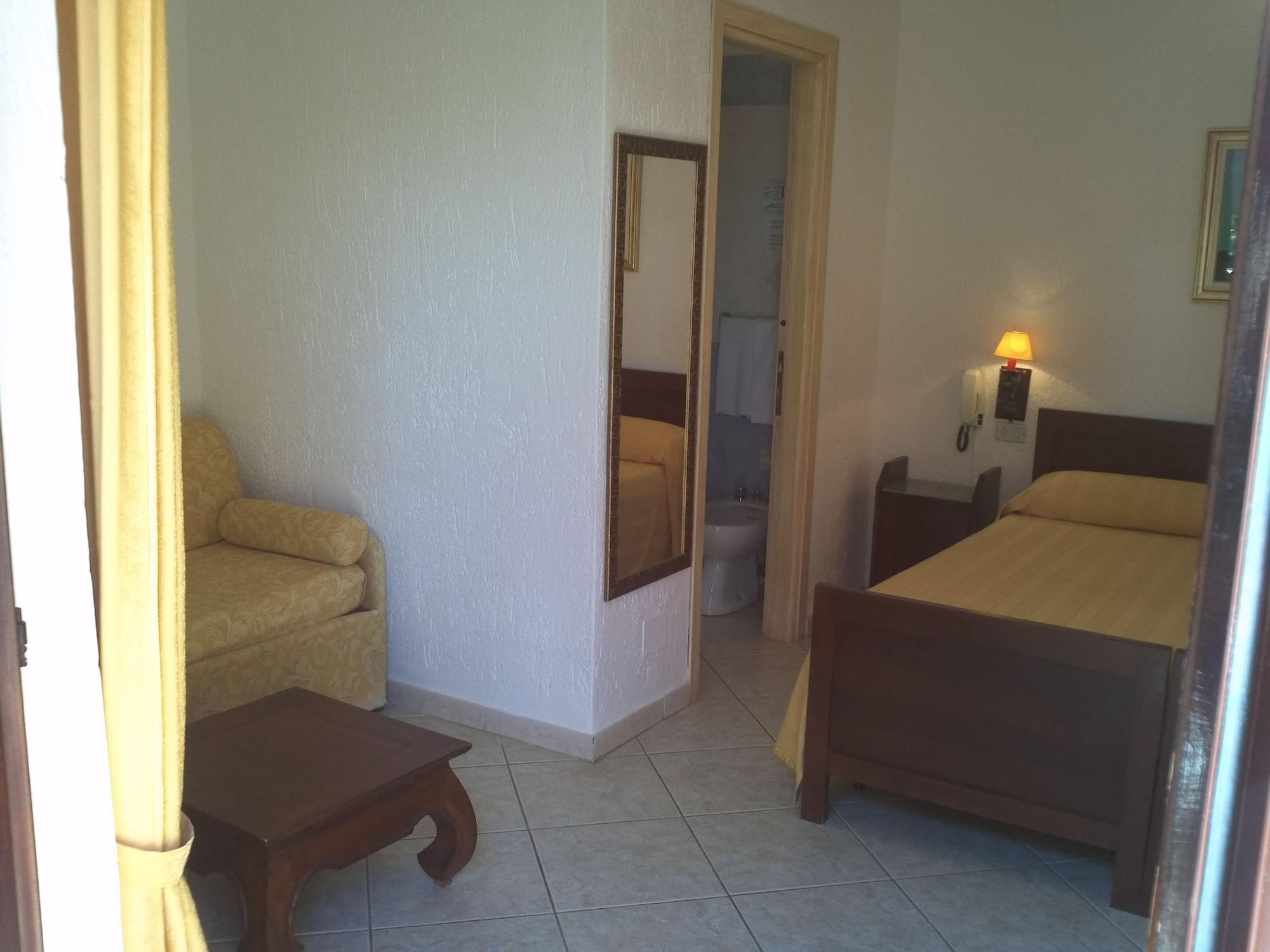 Hotel Abbaruja Olbia Eksteriør billede