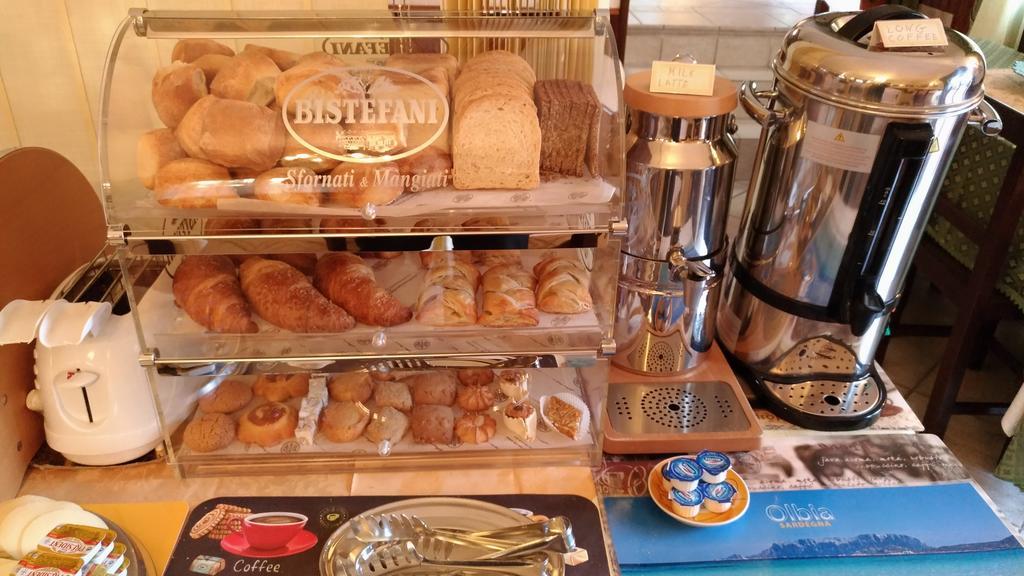 Hotel Abbaruja Olbia Eksteriør billede