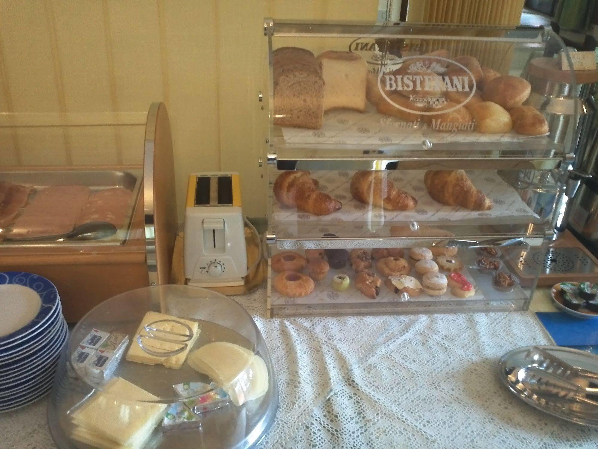 Hotel Abbaruja Olbia Eksteriør billede